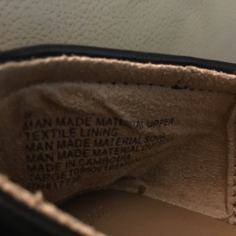 Universal Thread Black Flats - Picture 2 of 5